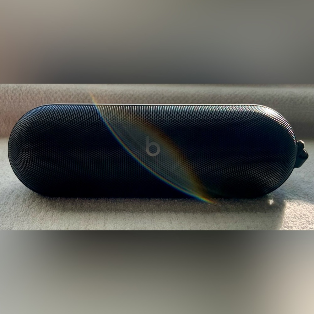 Beats by Dr. Dre Pill  
Portable Bluetooth Speaker~Matte Black *A3211 - Picture 10 of 13
